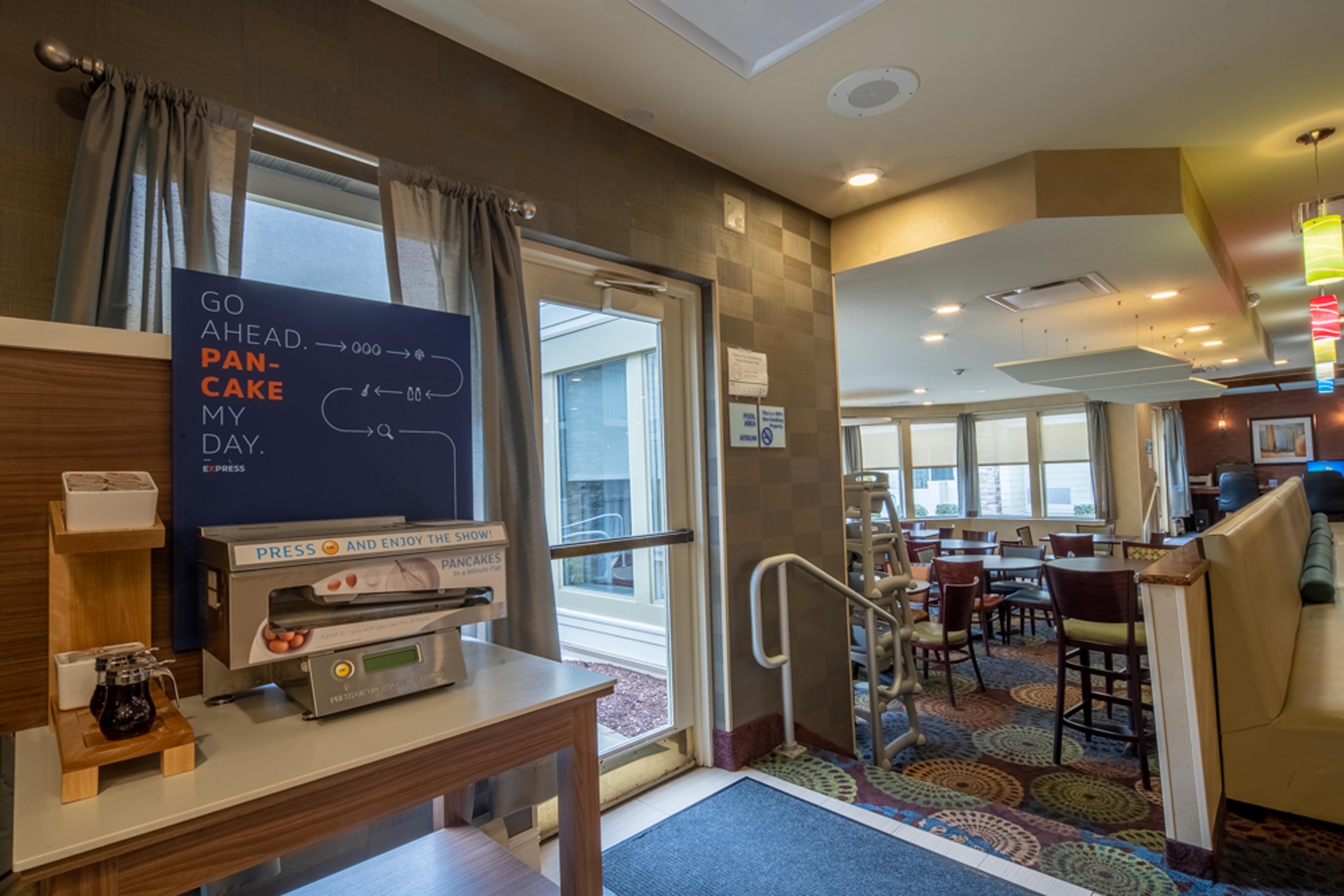 Holiday Inn Express Hotel & Suites Pittsburgh Airport By Ihg Robinson Township Εξωτερικό φωτογραφία